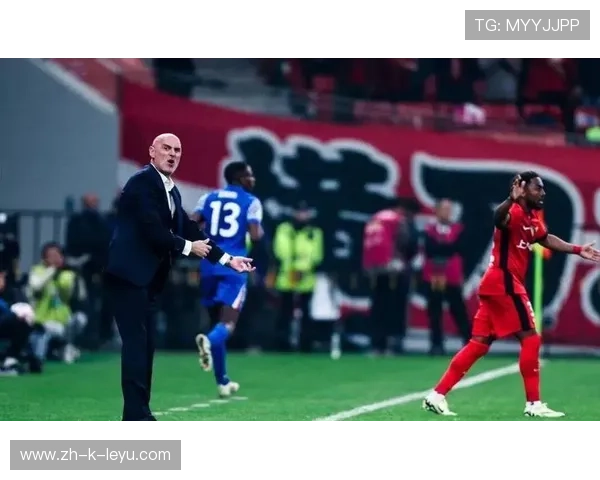 上海海港穆斯卡特带队卫冕，最佳教练归属引热议